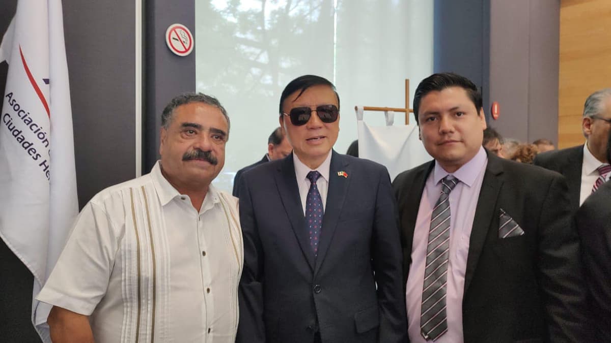 Héctor Aguilera, presidente de la AECHAC, nombra a Chano Toledo enlace empresarial de México en China