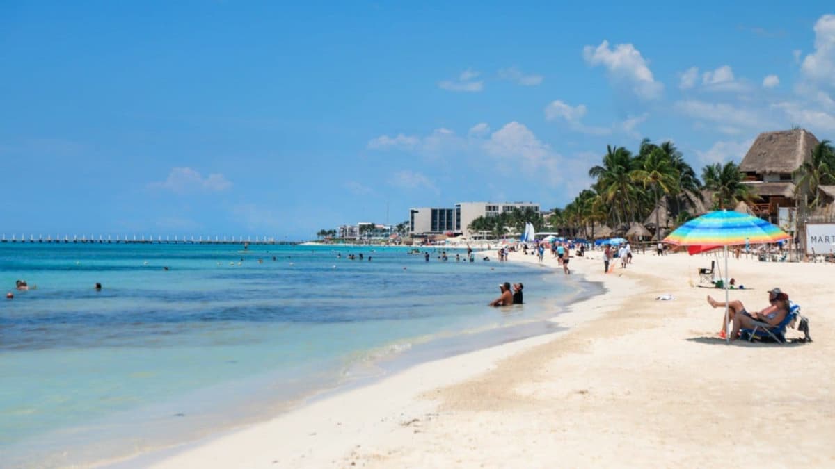 Mantienen limpias las playas en Solidaridad