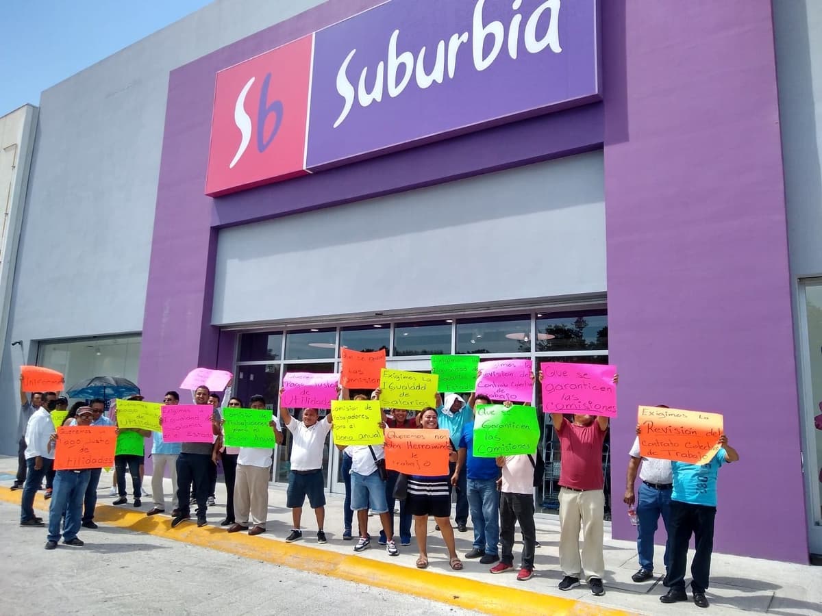 Protestan trabajadores de Suburbia en Playa del Carmen; exigen reparto de utilidades