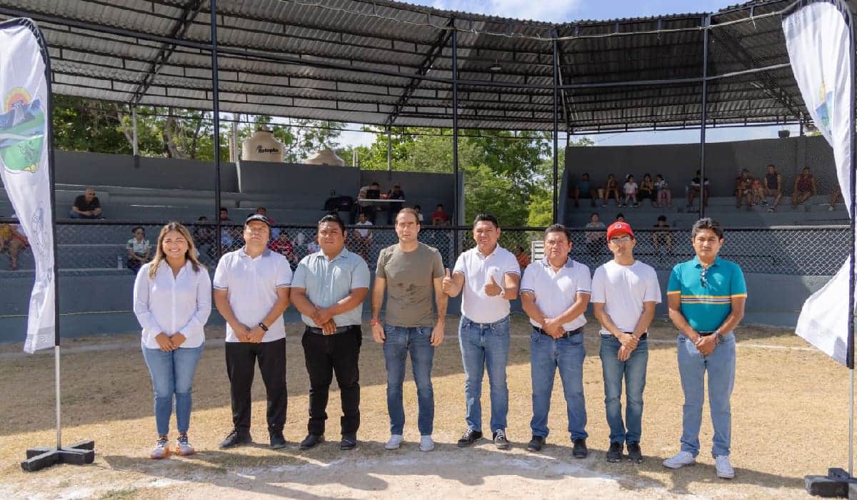 Diego Castañón entrega obra altruista que mejora la infraestructura deportiva en Tulum