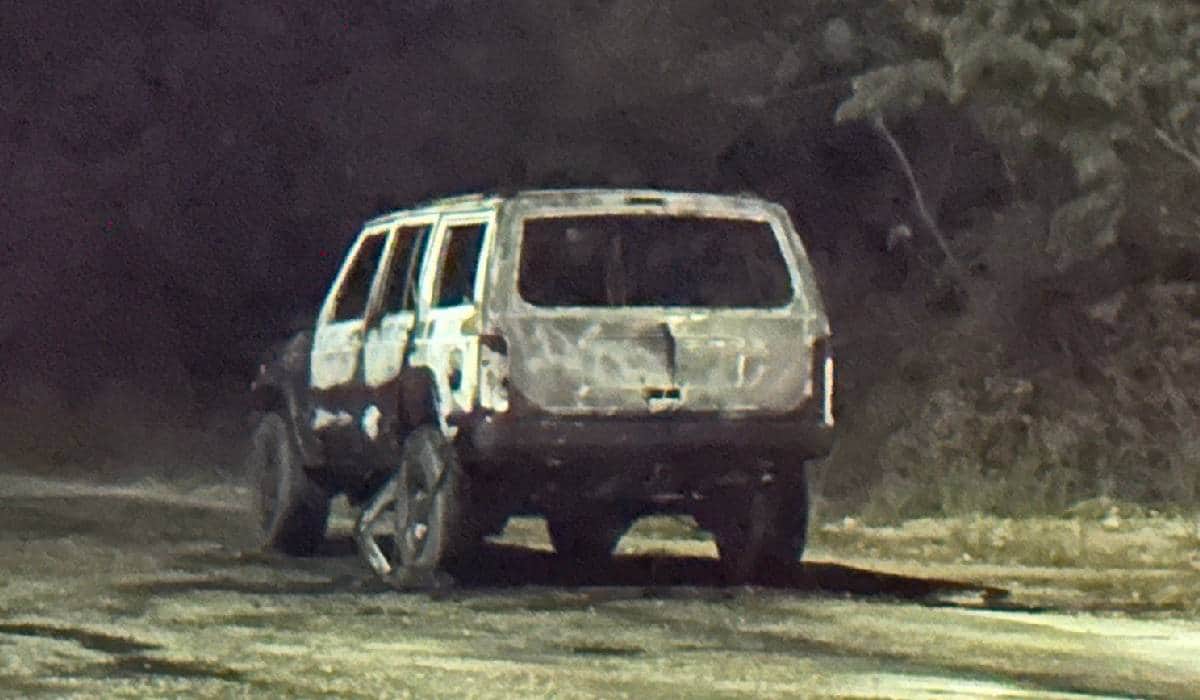 Incendian vehículo de periodista en Tulum