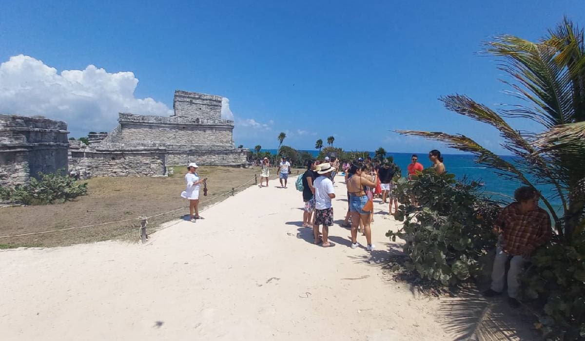 Anuncian cierre temporal de la Zona Arqueológica de Tulum