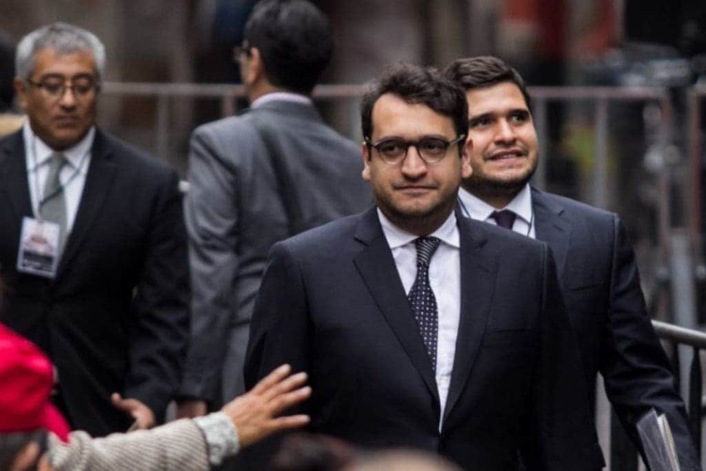 Exhiben contratos millonarios para amigos de hijo de AMLO