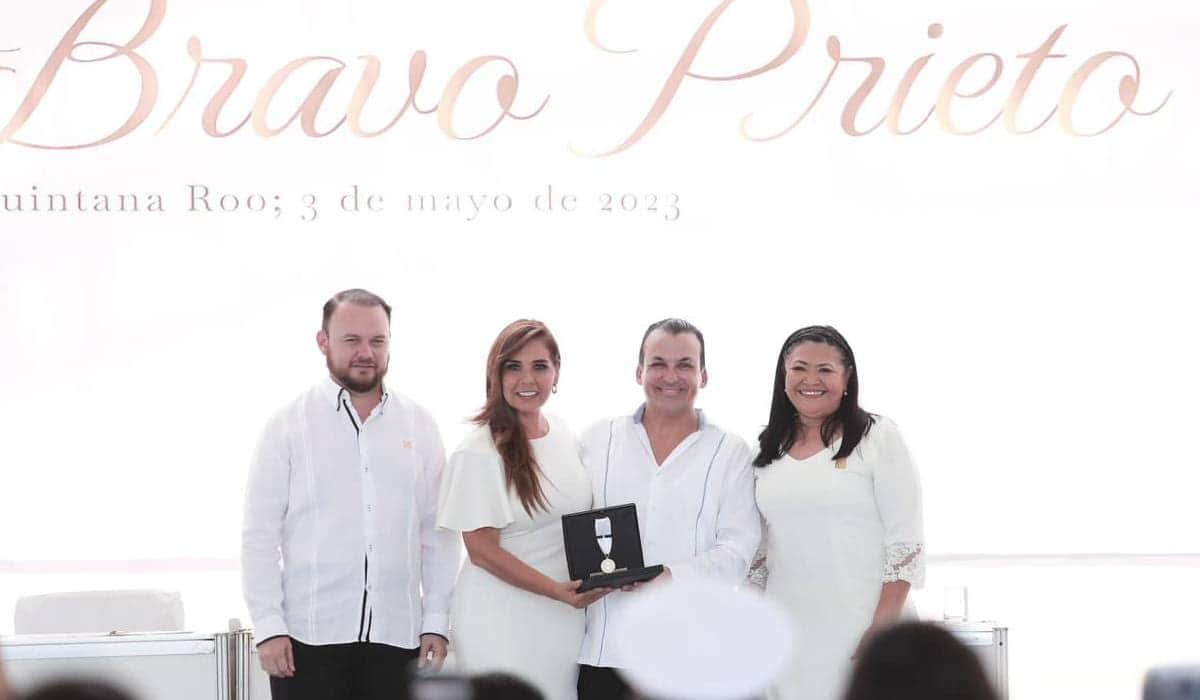 Entregan medalla al mérito de protección ecológica a José Luis Funes Izaguirre