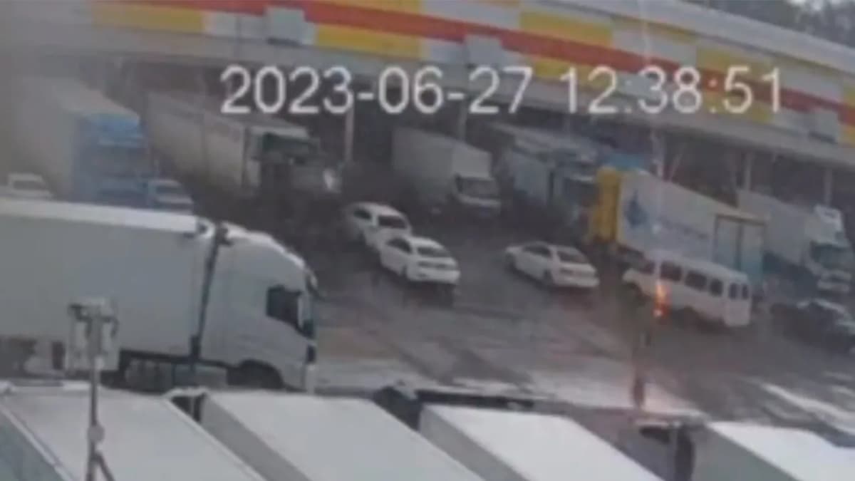 VIDEO: Hombre muere al instante que le cae un rayo en la cabeza