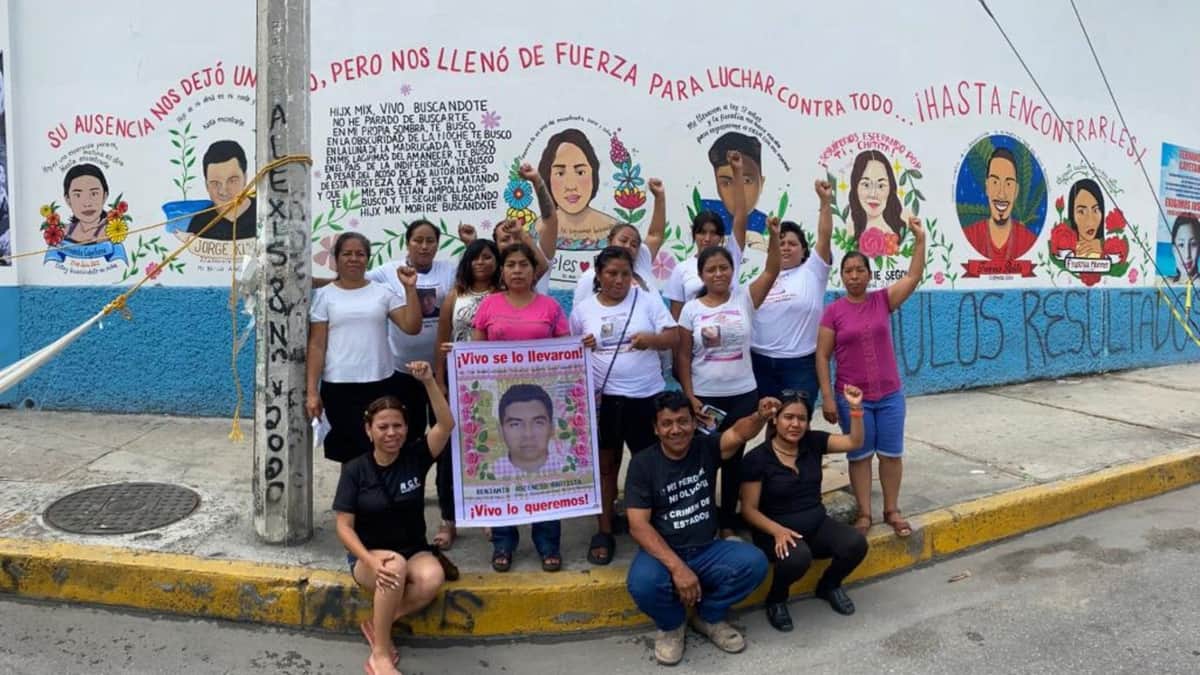 Madres Buscadoras de Q. Roo se hermanan con los padres de Ayotzinapa y anuncian nueva marcha