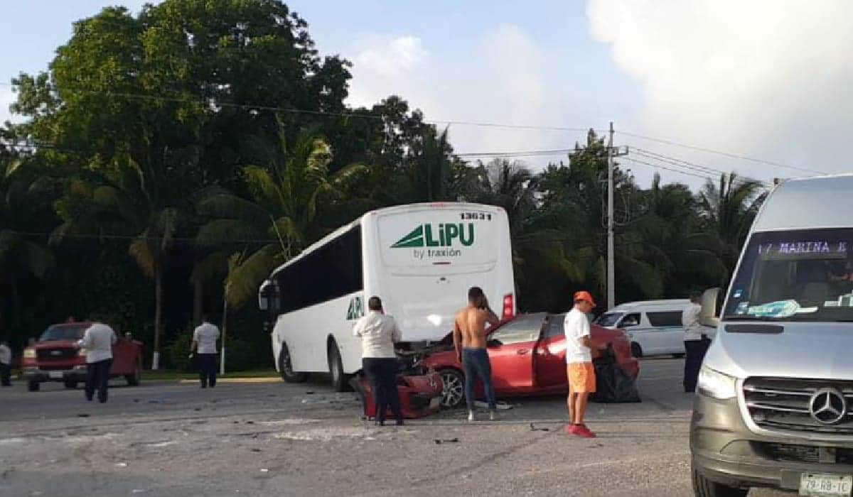 Autobús de la empresa Lipu causa fatal accidente en Playa del Carmen