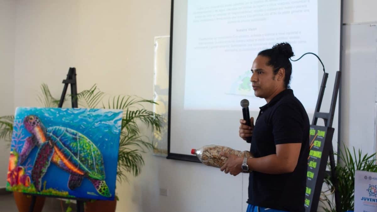 Realizan “Eco Foro de emprendimiento Juvenil”