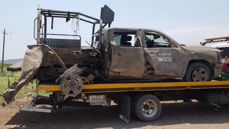 CJNG hizo estallar un vehículo de la Sedena con minas