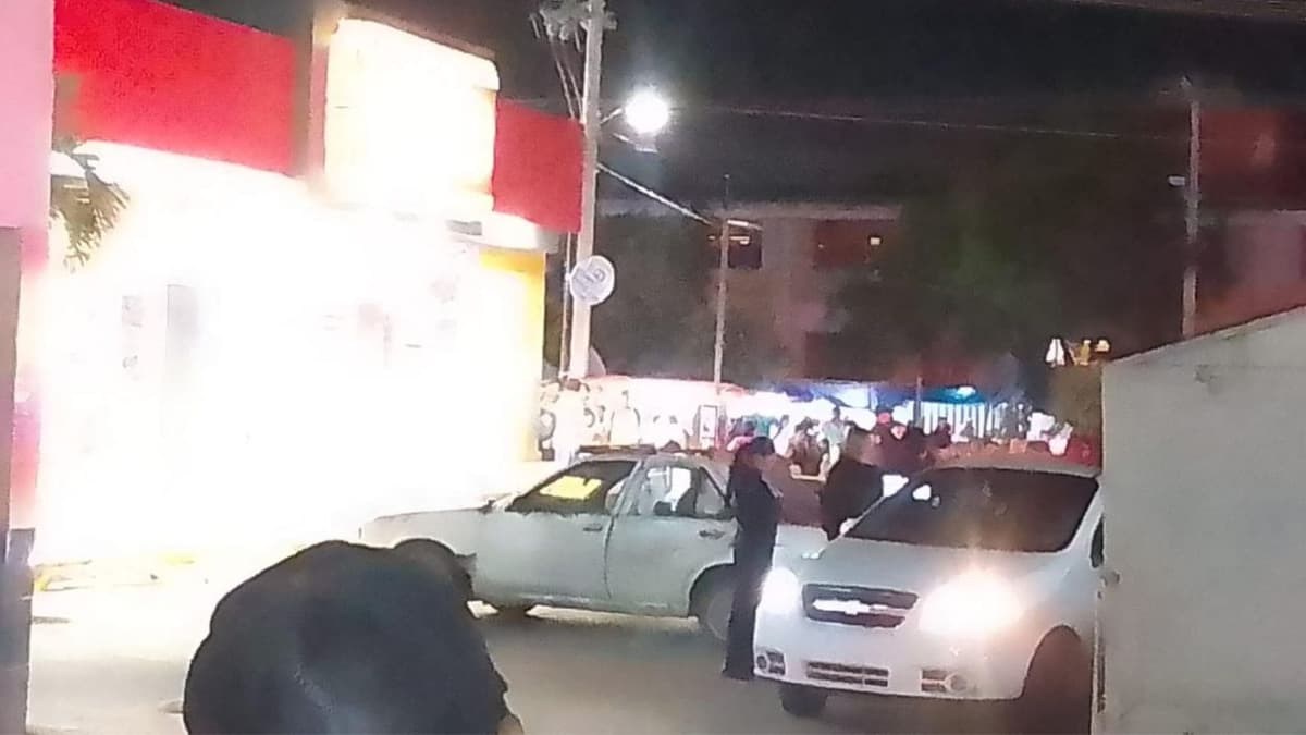 Ejecutan a un hombre al interior de su auto en el fraccionamiento Villas Otoch Paraíso de Cancún