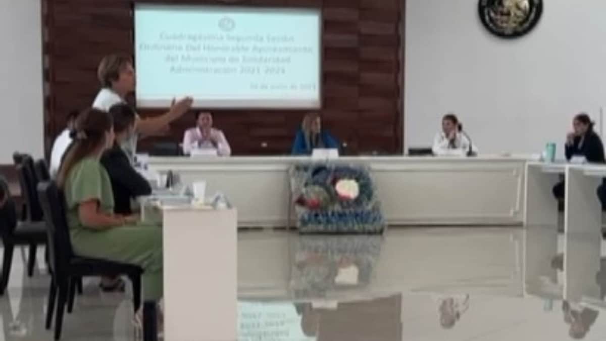 Escandaliza Laura Beristain en sesión de Cabildo