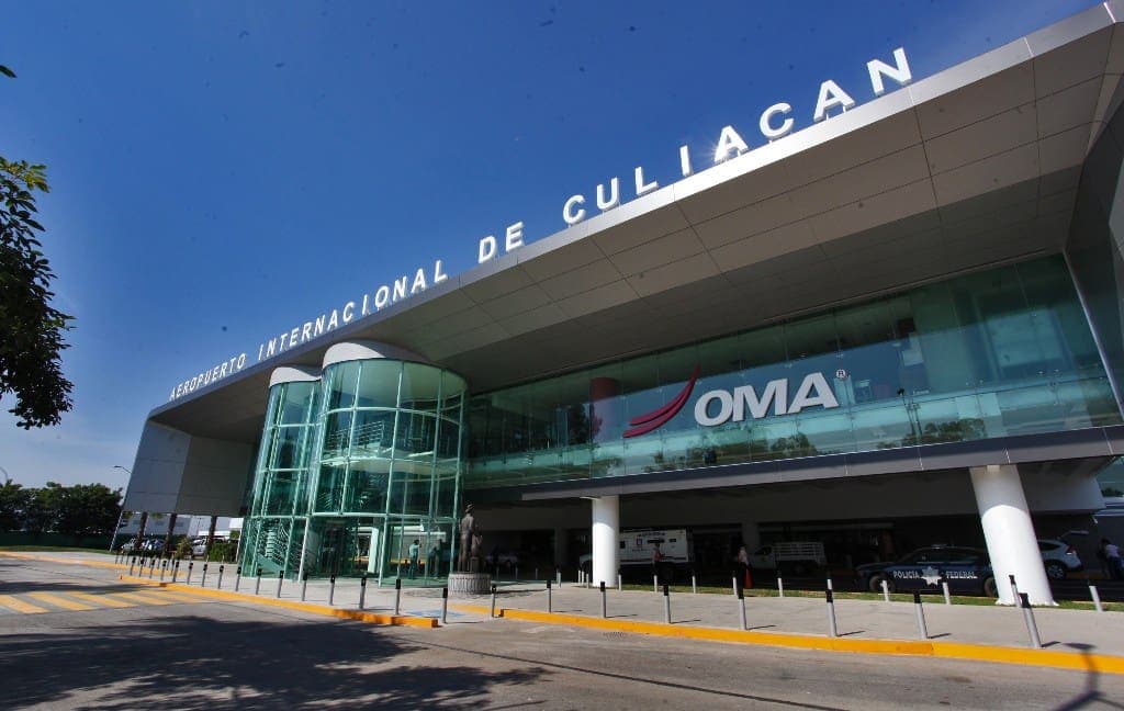 Aeropuerto Internacional de Culiacán reanuda operaciones tras 40 horas de bloqueo