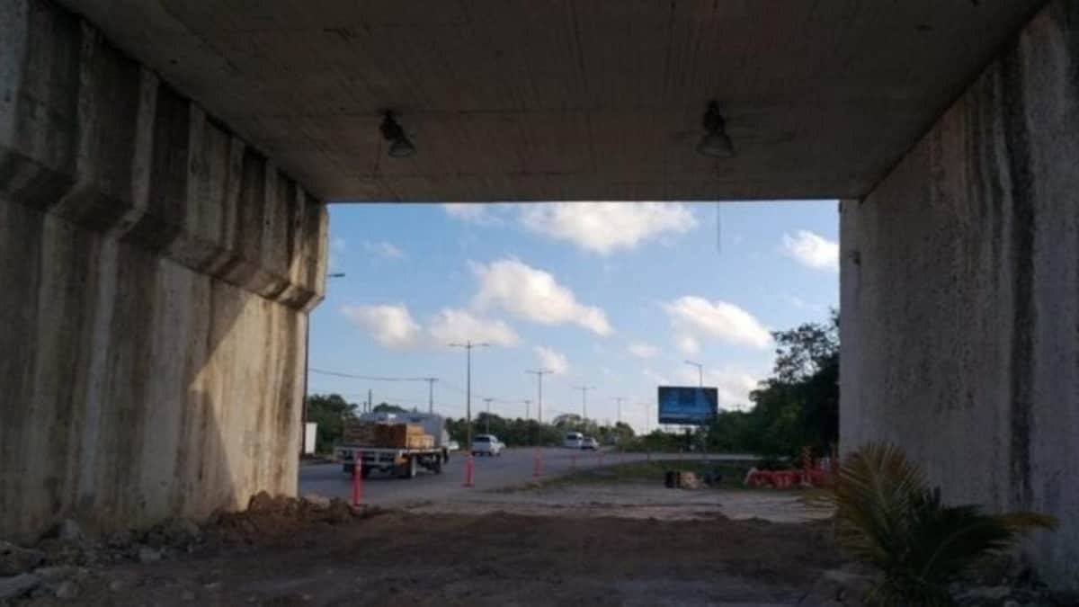 Demolerán el antiguo puente de "El Trébol" en el Distribuidor Vial Aeropuerto de Cancún; harán ajustes viales