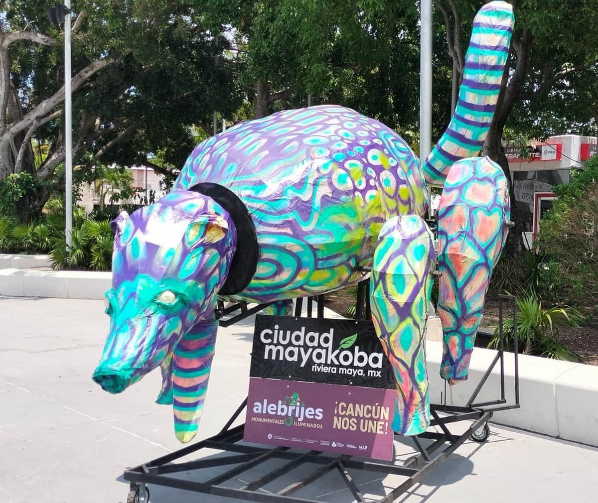 'Conquistan' alebrijes gigantes la Plaza de la Reforma de Cancún