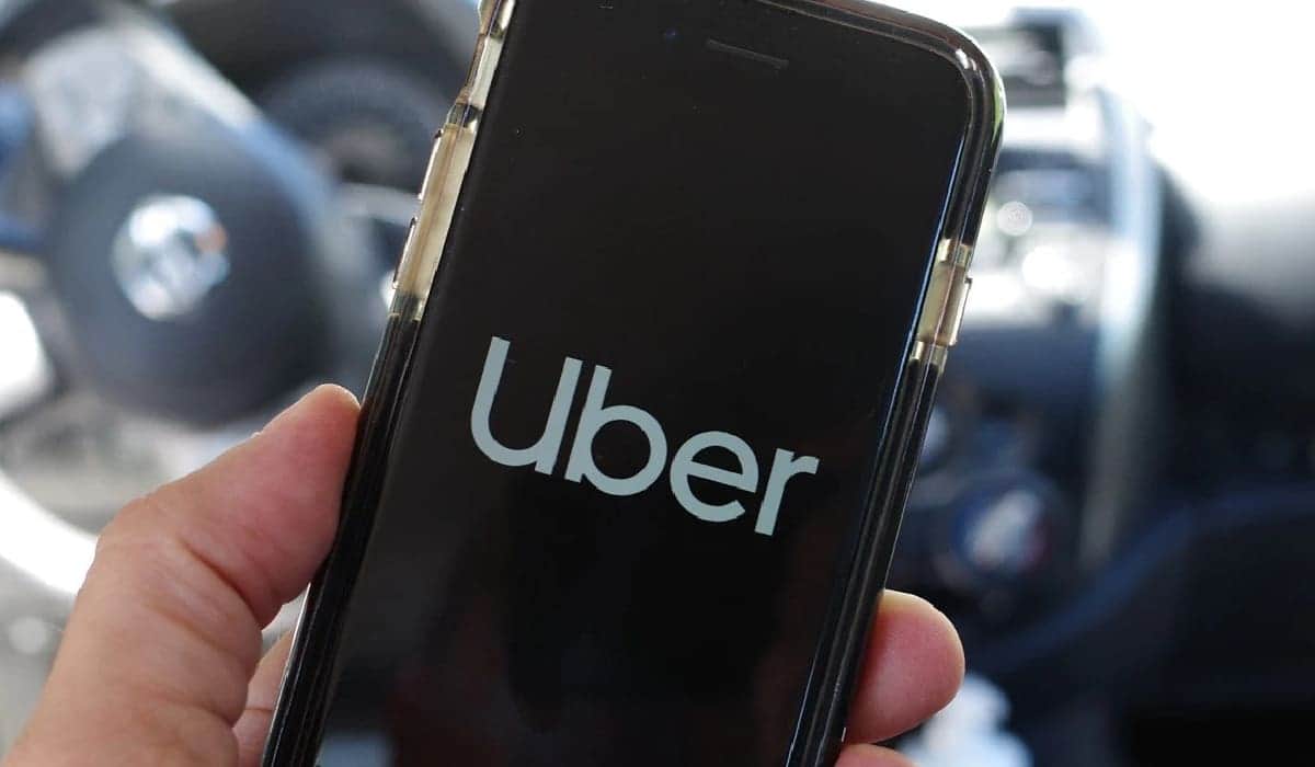 Asesorados por Uber, socios conductores preparan amparos contra cambios de Ley de Movilidad