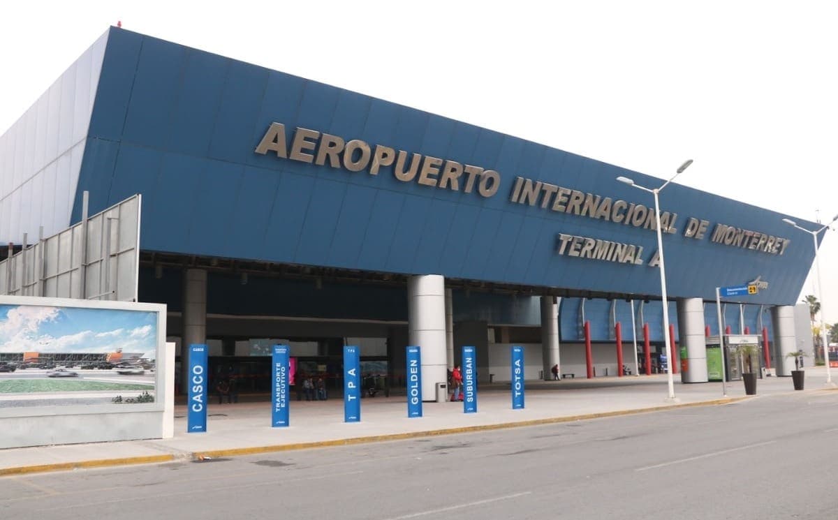 Cae hombre en el Aeropuerto de Monterrey con 700 mil pesos