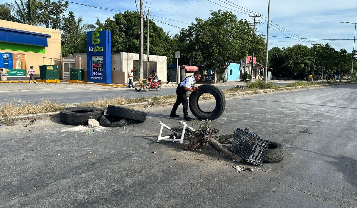 Se mantiene intermitente nuevo bloqueo por relleno sanitario; autoridades piden un mes para resolver problema