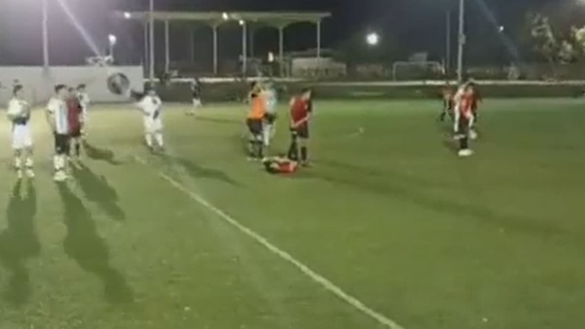 VIDEO: Matan a entrenador durante partido de futbol en Sonora