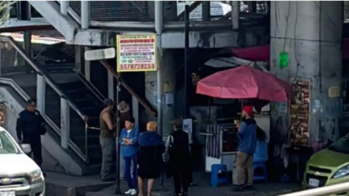 Adulto mayor muere en escaleras del Metro de CDMX; resbaló y se golpeó la cabeza