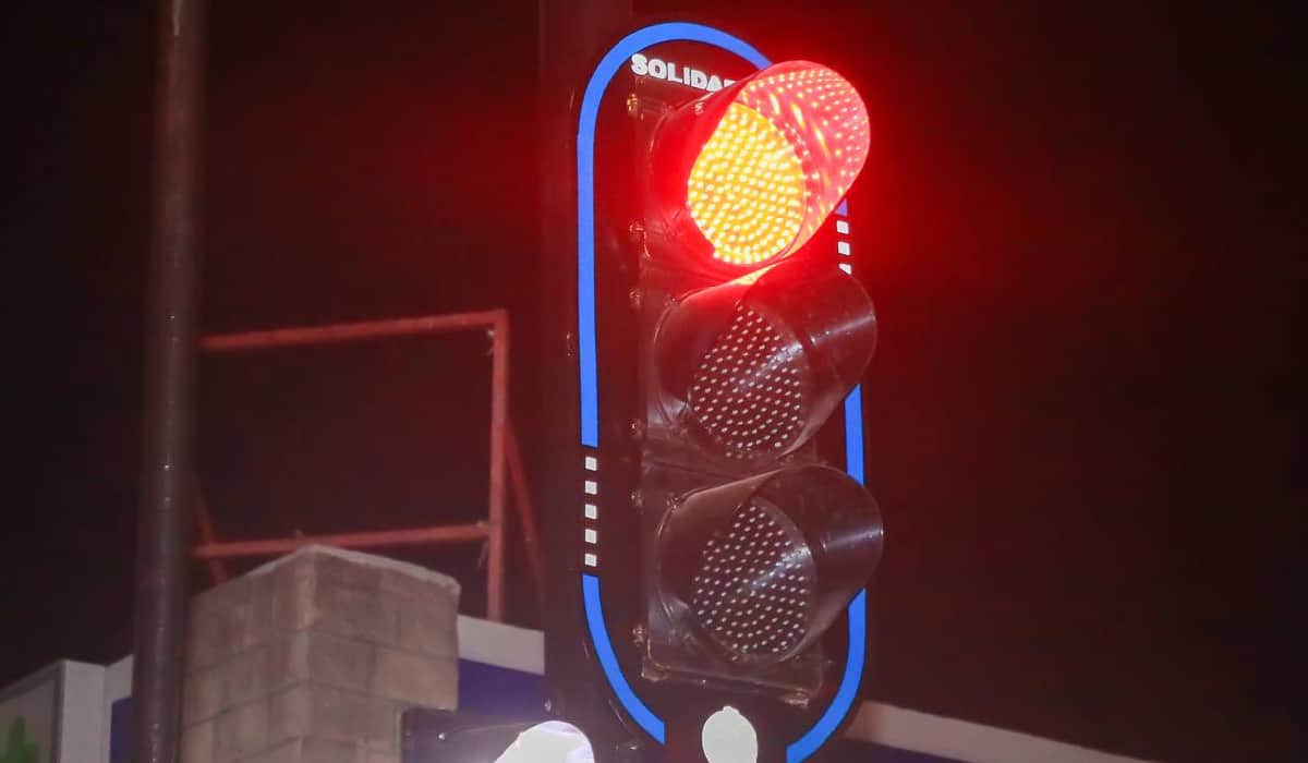 Lili Campos puso en operación los primeros semáforos en Puerto Aventuras