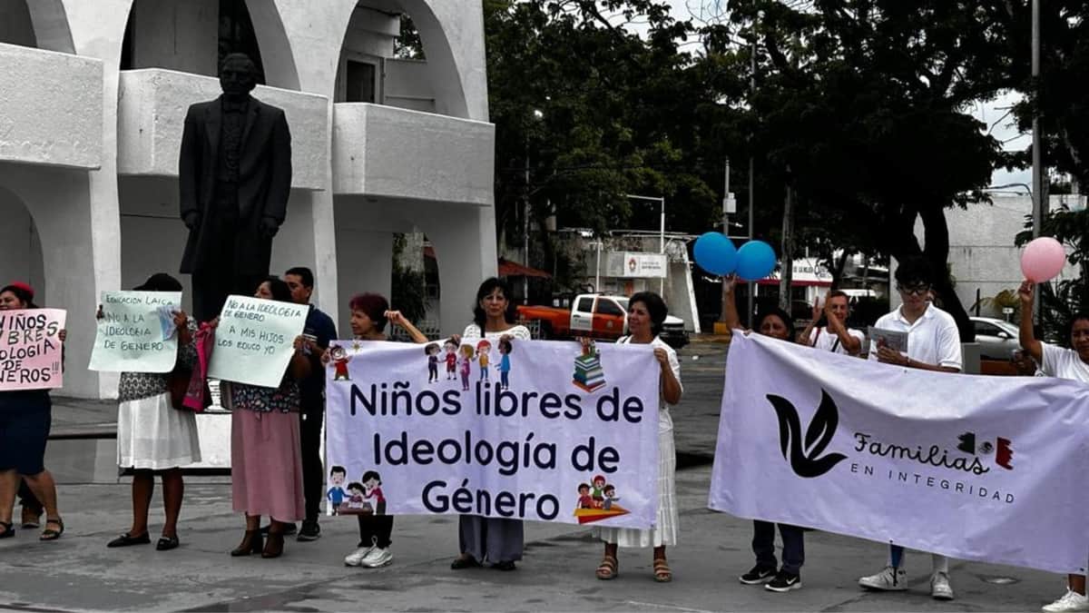 Asociaciones religiosas se manifestarán el fin de semana contra los libros de texto