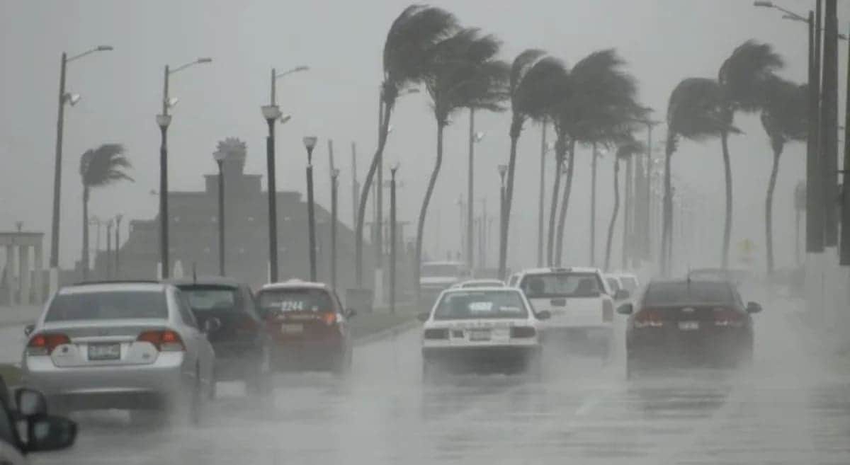 La tormenta tropical Franklin provoca fuertes vientos y lluvias torrenciales