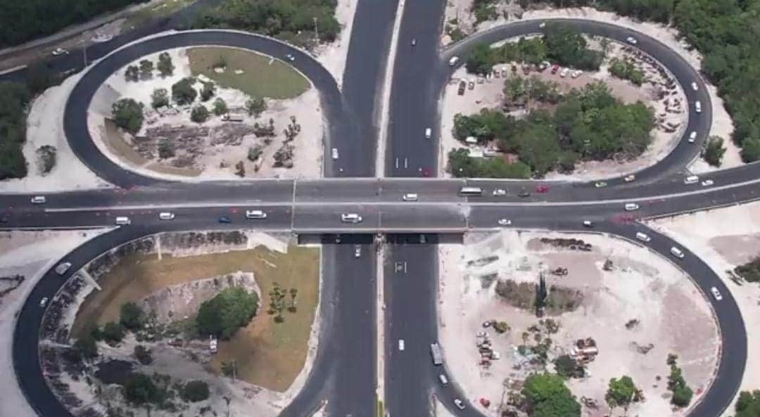 Video: AMLO supervisa avances del Tren Maya y otras obras en Chetumal, Tulum y Cancún