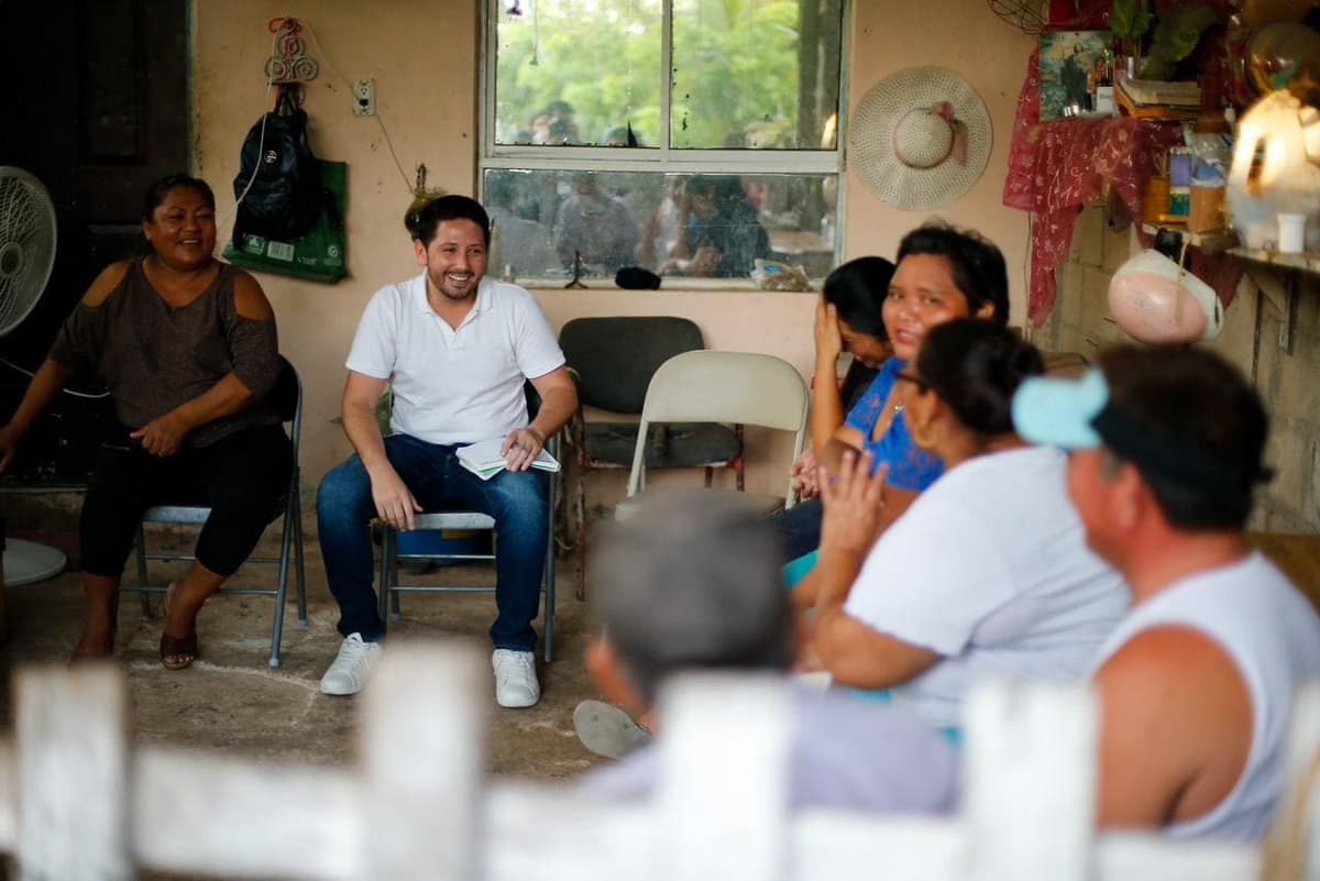 Siempre seré un aliado de las y los cozumeñelos, asegura el diputado Renán Sánchez en reunión con vecinos de la colonia Nueva Generación