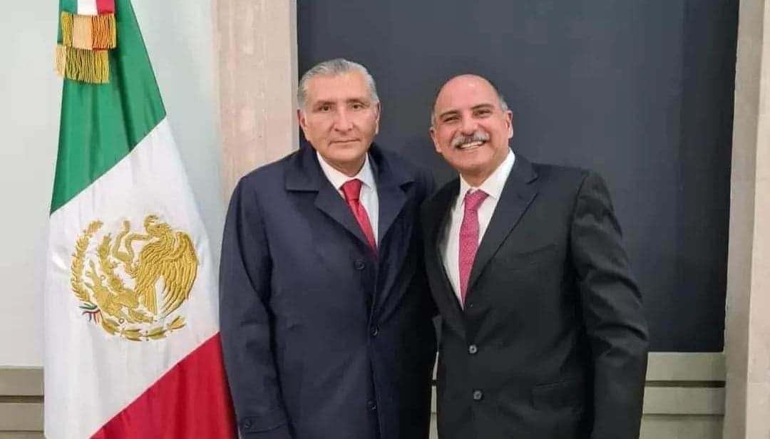 Pide Adán Augusto a políticos que dejen de colgarse de su nombre pues no tiene "ahijados"