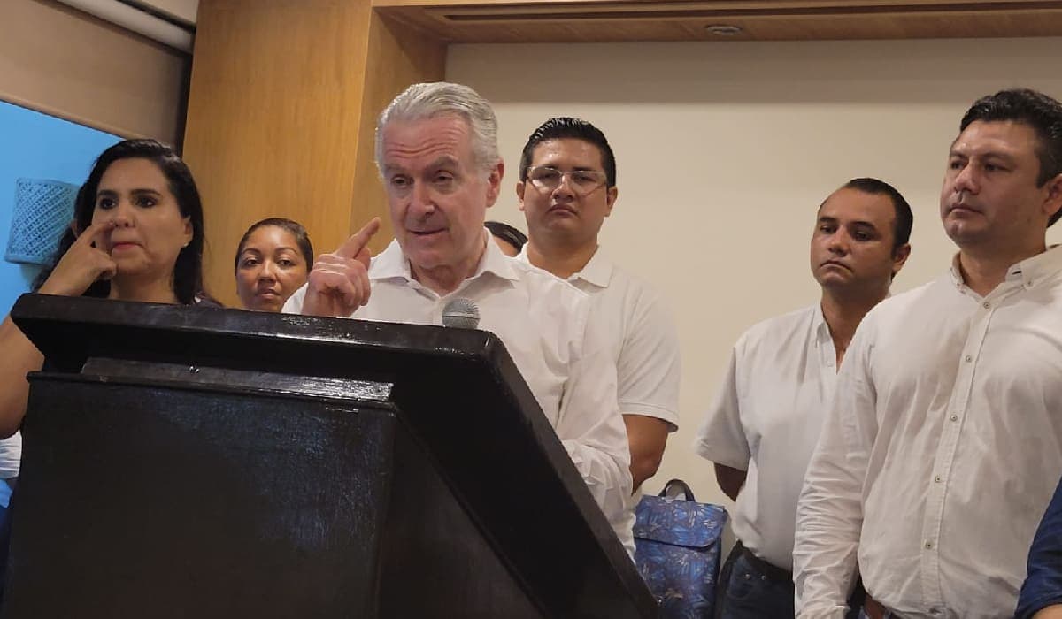 Desde Cancún, Santiago Creel pide un cambio en México; no más ocurrencias ni "abrazos no balazos"