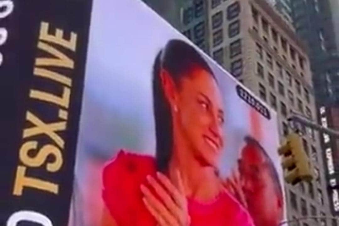 Video: Promueven a Claudia Sheinbaum en Times Square en Nueva York; dice que no sabía