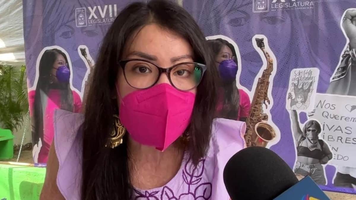 Saxofonista María Elena Ríos exige justicia para Yessenia, mujer quemada viva por su pareja