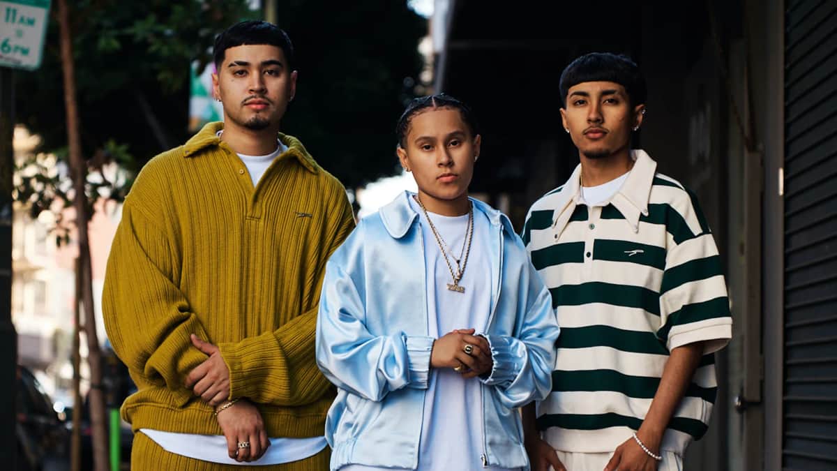 VIDEO: Captan a Yahritza intentando besar a mujer y ella se quita: "no que no le gustaba México"