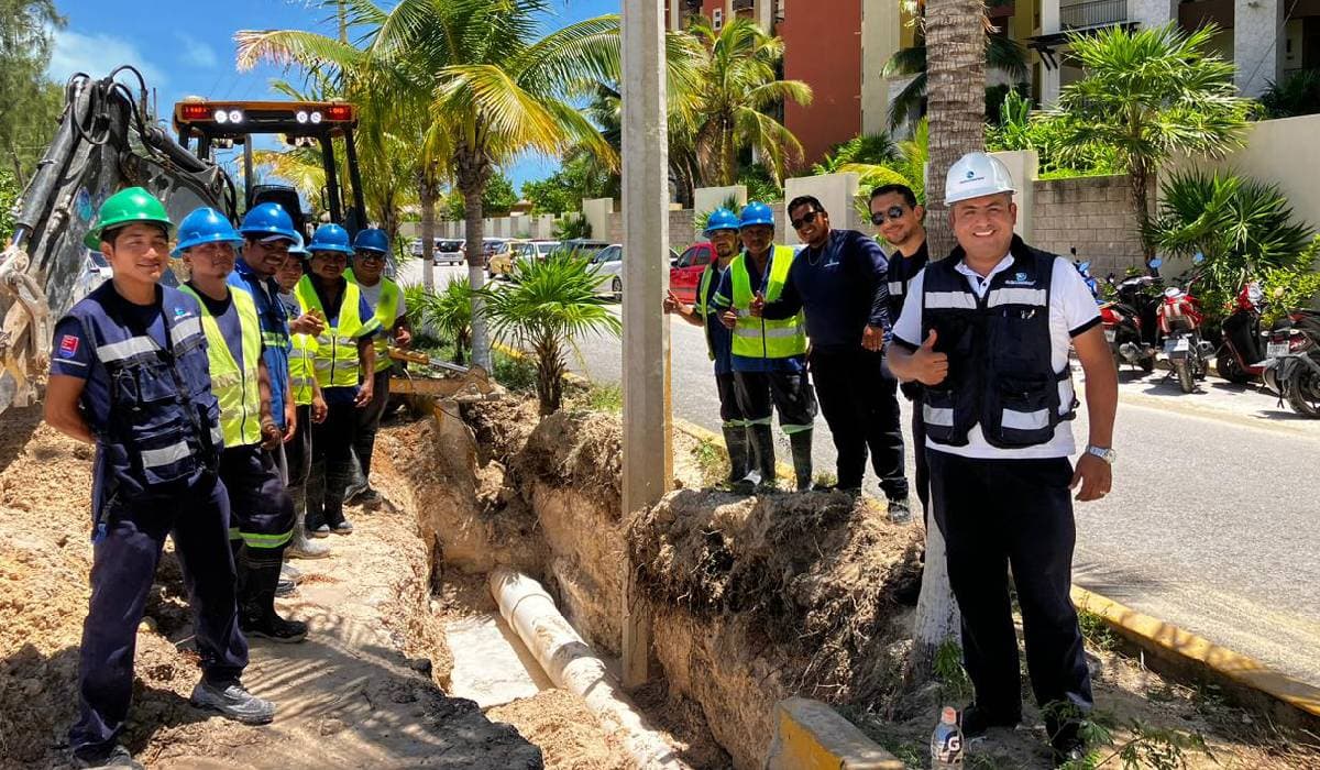 Aguakan concluye los trabajos de reparación de fuga en la línea de agua potable que abastece Isla Mujeres
