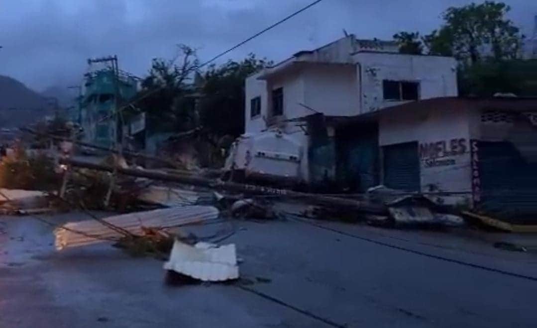 Cuerpos se acumulan en Semefo de Acapulco tras paso de "Otis"; ya despiden olores fétidos