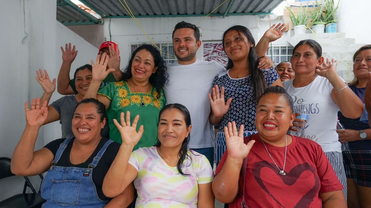 Lleva Pablo Bustamante programas del bienestar a mujeres y sus familias