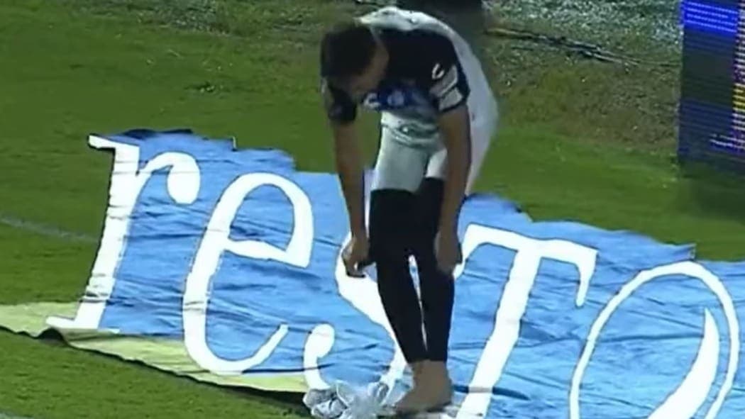 Video: Revientan a la Liga MX por un jugador que se cambió en pleno partido