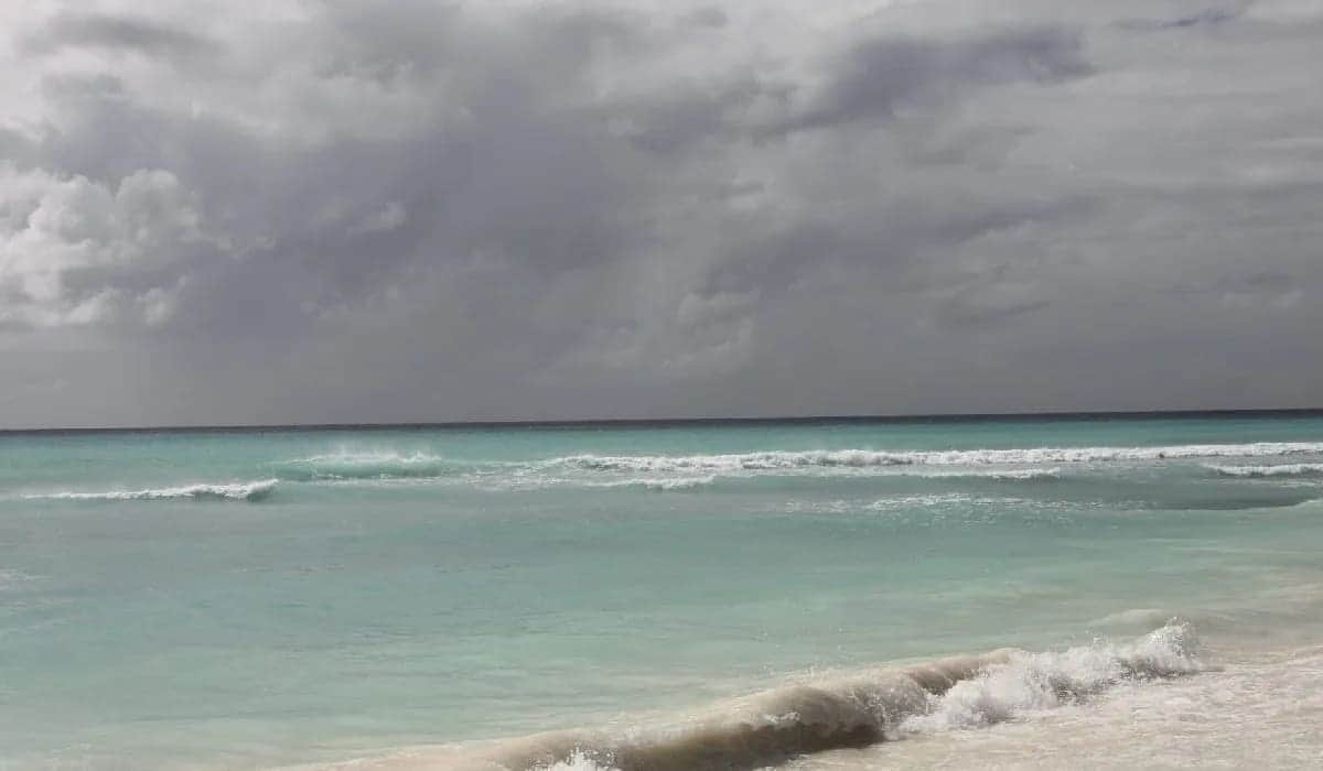 “Tammy” se ha intensificado a huracán categoría 2; se ubica a 2 mil 760 km de Quintana Roo