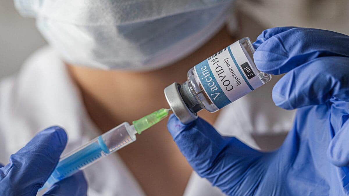 Comienza la campaña de vacunación anual contra Covid-19 e influenza en la Ciudad de México