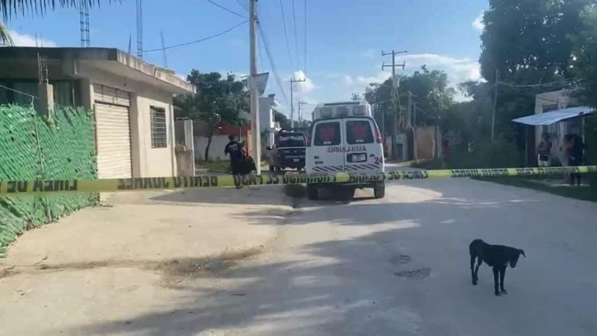 Ejecutan a una mujer en un expendio de cerveza en Cancún; se presume cobro de derecho de piso