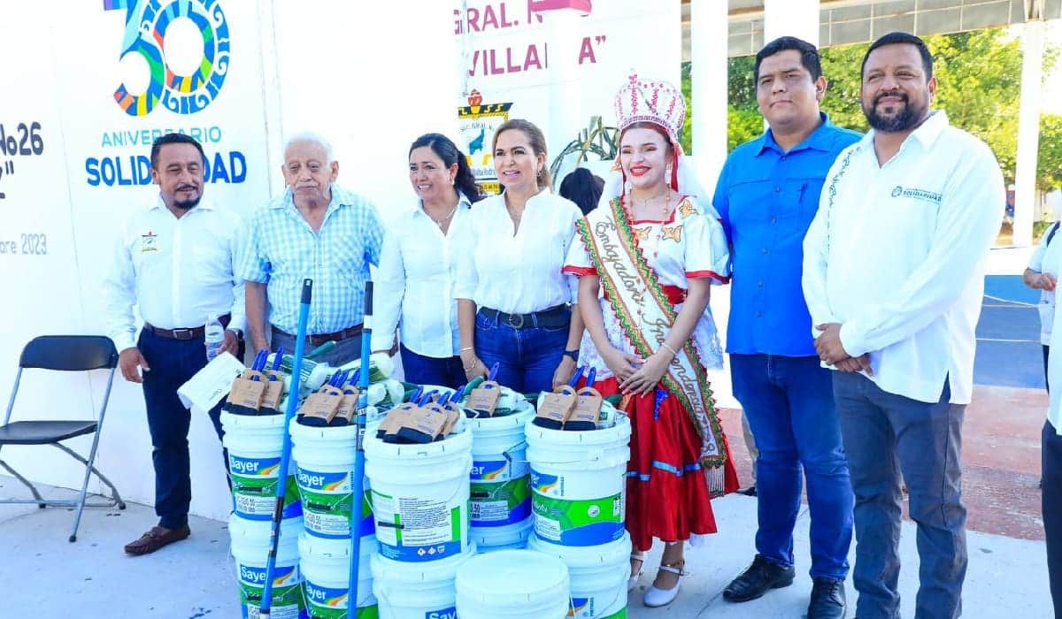 Fomenta Lili Campos valores cívicos en estudiantes