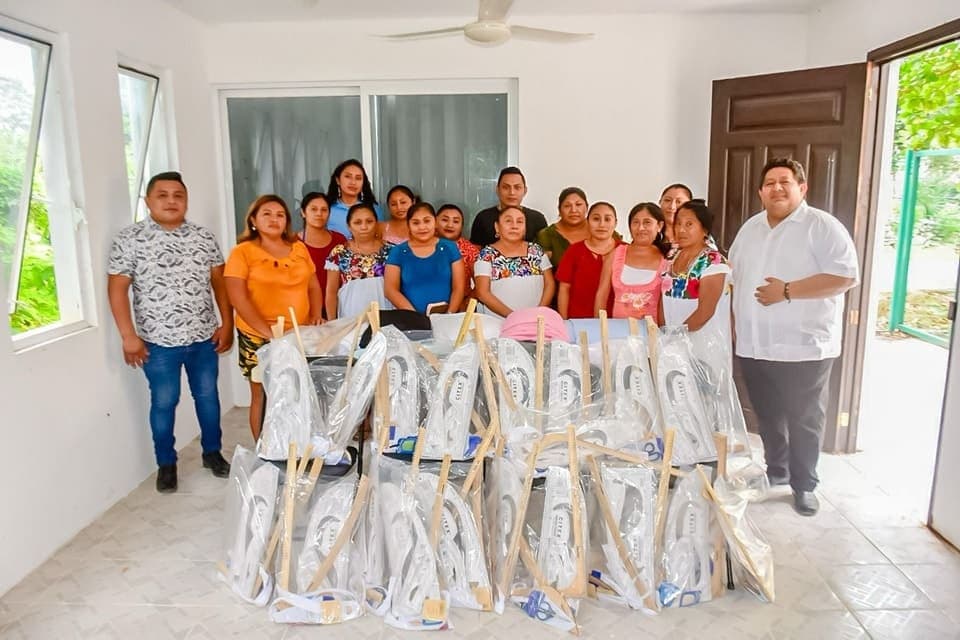 Diego Castañón le apuesta las artesanas emprendedoras con cursos permanentes