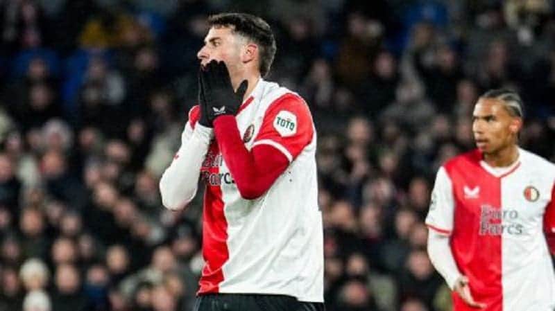 Video: Santiago Giménez marca autogol y Feyenoord es eliminado de la Champions League