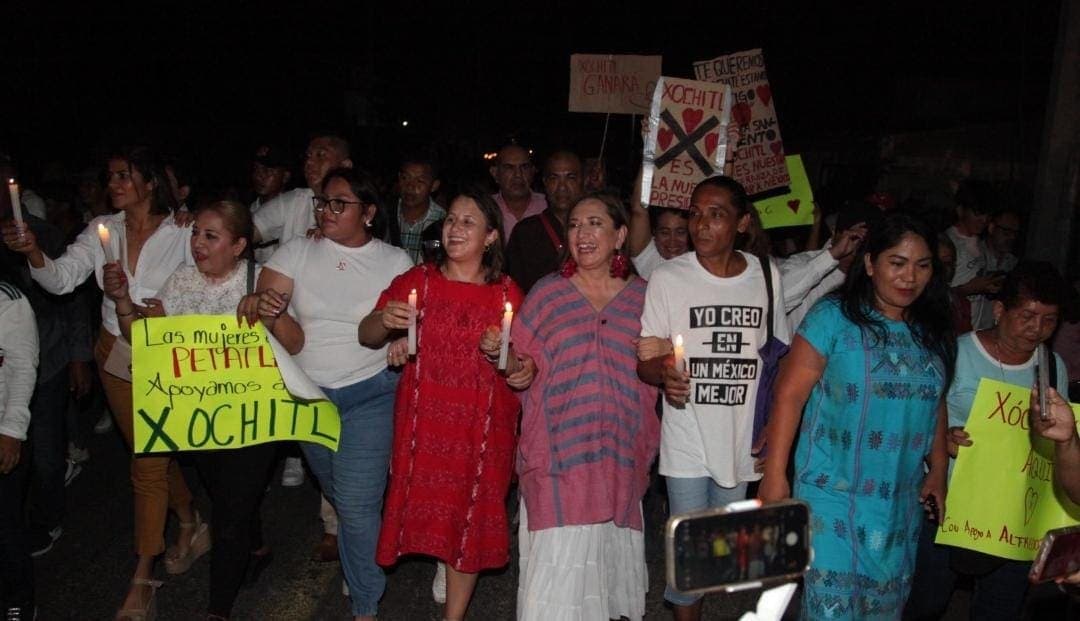 Video: Xóchitl Gálvez comienza su precampaña en Coyuca, zona afectada por "Otis"