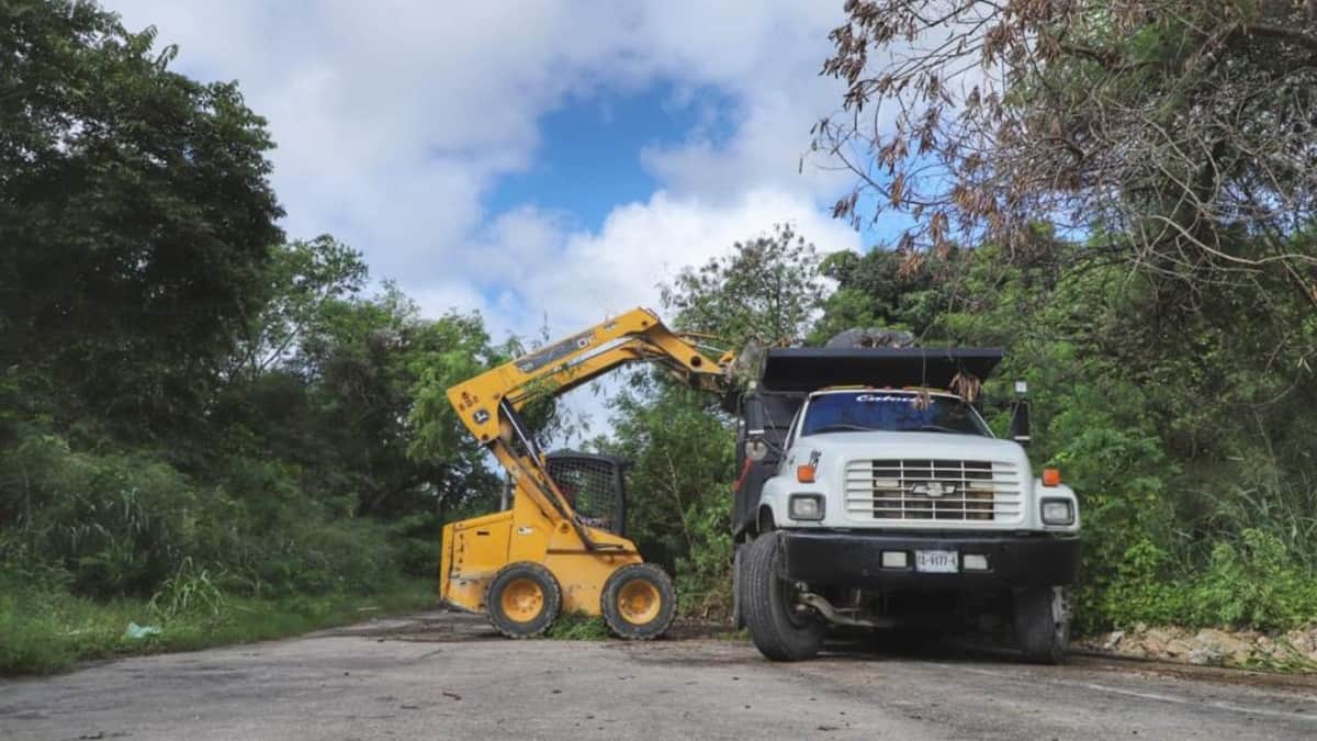 Inicia la limpieza de otro tiradero de basura clandestino