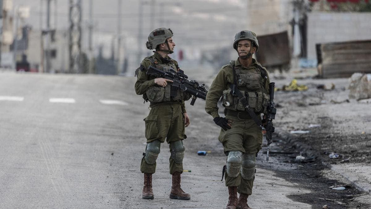 El Ejército israelí divulgó imágenes del arsenal de Hamas hallado en el hospital Al Shifa en Gaza