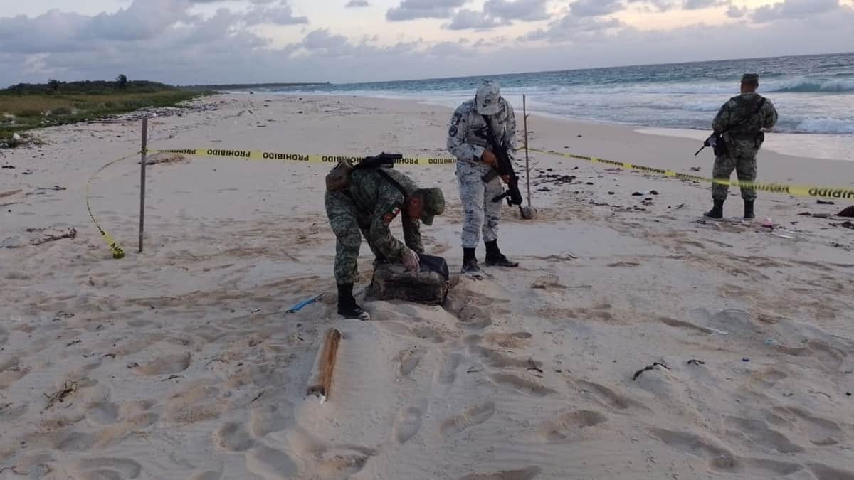 Ejército aseguró 25 kilos de cocaína en playas de Cozumel con un valor de 6.2 mdp