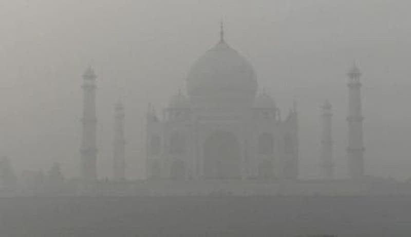 Taj Mahal desaparece por severa contaminación en la India