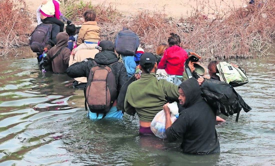 Traficantes de personas usan la IA para estafar a familiares de indocumentados