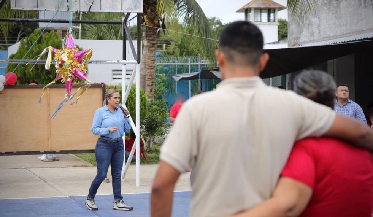 Convive Lili Campos con internos del Centro de Retención Municipal